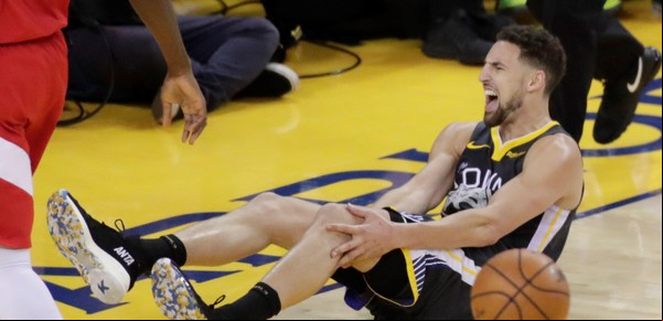 La noche negra de Golden State: Klay Thompson se lesionó gravemente una de sus rodillas