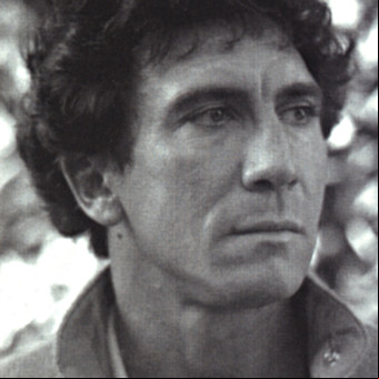 Reinaldo Arenas, Cuba y la historia descalza