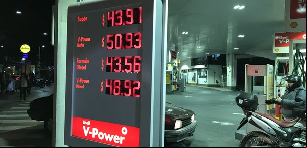Congelamiento en el precio de combustibles: provincias y empresas rechazan la oferta oficial de compensaciones