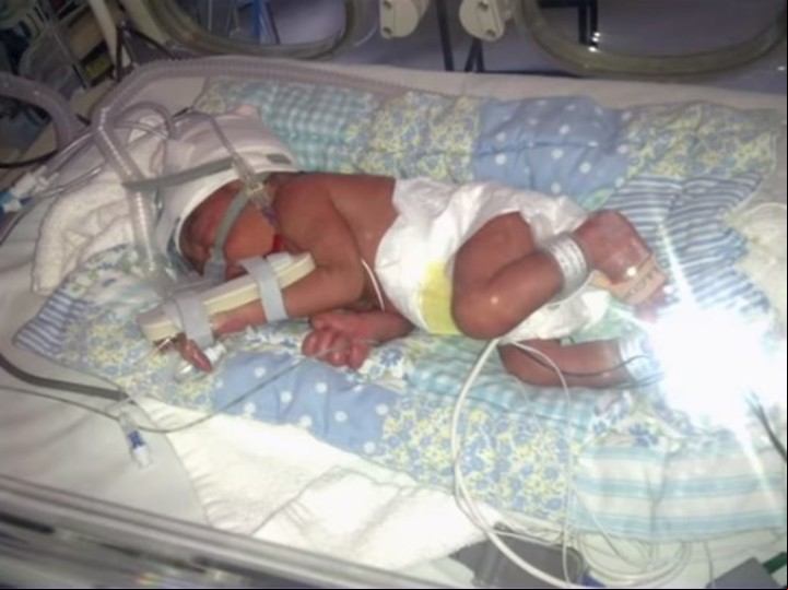 Rashley la beba de Elizabeth al nacer en 2010 (Captura de video).