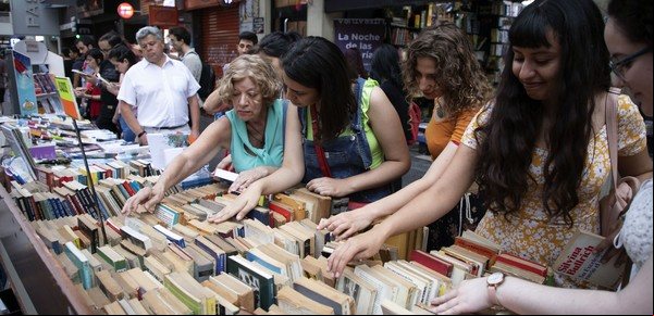 La paternidad, la gimnasia y el punk: de qué se habló en la Noche de las Librerías 2019