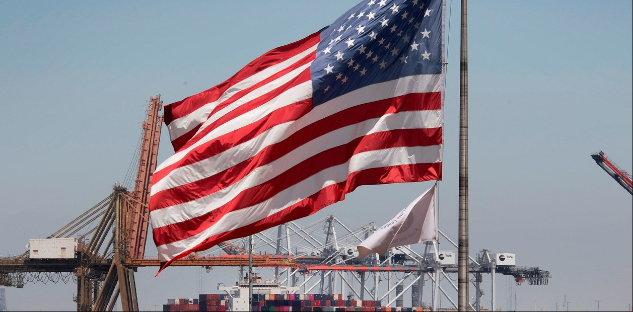 El déficit comercial en EE.UU. llega a un máximo histórico por el temor a los aranceles y Trump recibe otra mala noticia