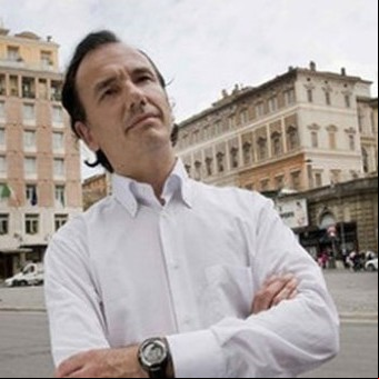 El "mayor mentiroso de la historia del periodismo" se metió ahora con la argentina Claudia Piñeiro