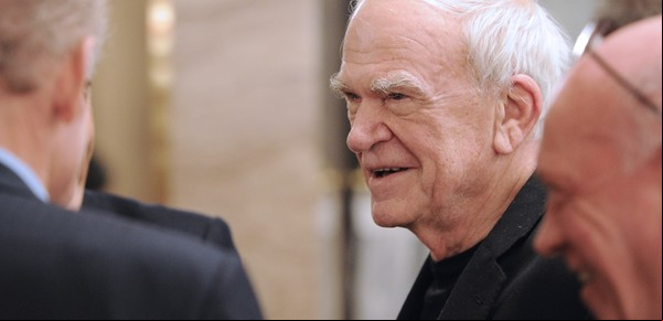 Adiós a la grieta: República Checa hace las paces con Milan Kundera y le otorga el Premio Franz Kafka