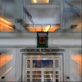 Cuáles fueron las últimas anotaciones sobre el cierre del libro de pases del fútbol argentino