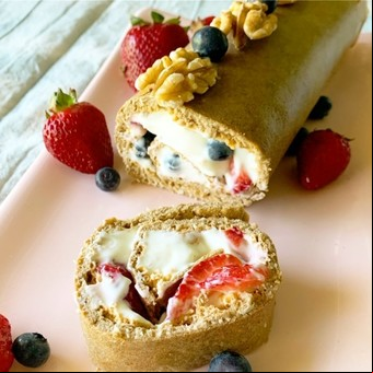Arrollado light con frutillas