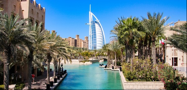 Arabia Saudita, Qatar y Dubái ofrecen trabajo a argentinos: pagan U$S 2.500 y todos los gastos, cómo aplicar