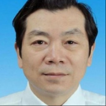 Coronavirus en China: Un médico jubilado volvió a trabajar para ayudar y murió infectado en Wuhan