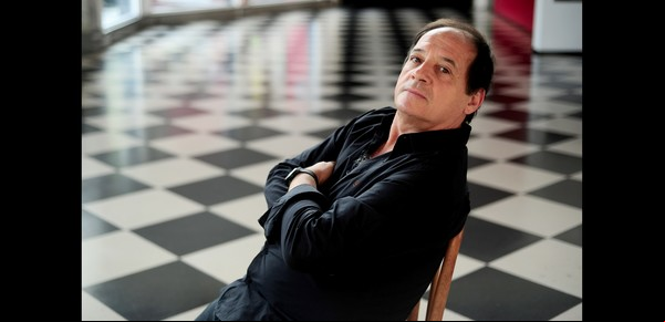 Julio Chávez: "El ocultamiento es parte de mi naturaleza"