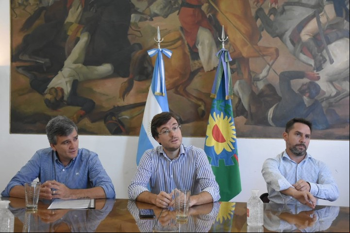 Los intendentes de Hurlingham, Juan Zabaleta, y de Morón, Lucas Ghi; en otra reunión reciente.