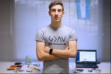 Las creaciones de un joven inventor de Olivos llegaron a Harvard