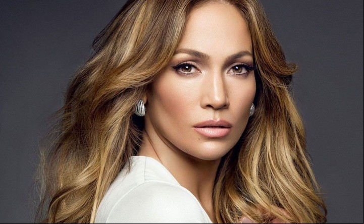 JLO y un triángulo poderoso.