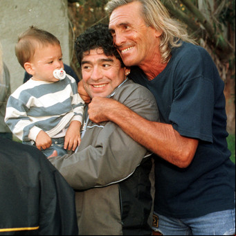 Murió Hugo "El Loco" Gatti: el día de los 4 goles del “gordito” Diego Maradona al que ovacionaron hasta los de Boca