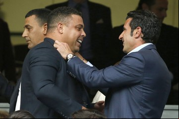 Ronaldo: "Si hubiera tenido la mujer de Figo también me quedaba en casa"