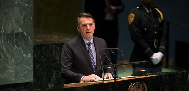 Bolsonaro lucha por sobrevivir, para ello, recurre a viejos militares con poder