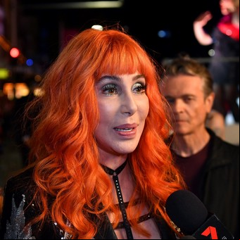 Cher lanzó una versión en español de uno de los más grandes hits de ABBA