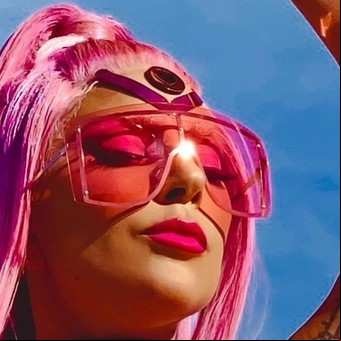 Lady Gaga se declaró alcohólica