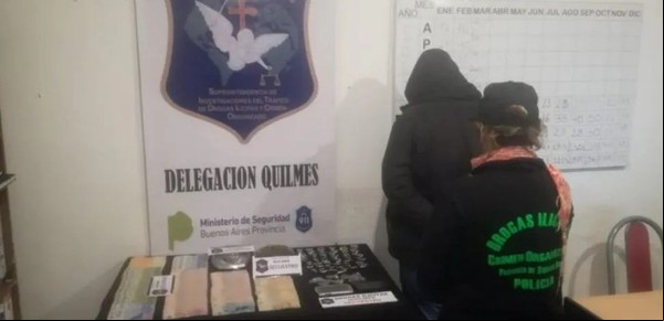 Un "narcoabuelo" y su nieto que estaban con prisión domiciliaria por el coronavirus vendían paco desde su casa