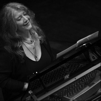 Una biografía para Martha Argerich, la ‘leona del piano’ y su vida trepidante