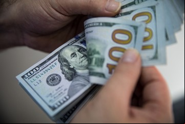 Dólares a $980: qué podés comprar al valor oficial y sin recargos, pese al cepo