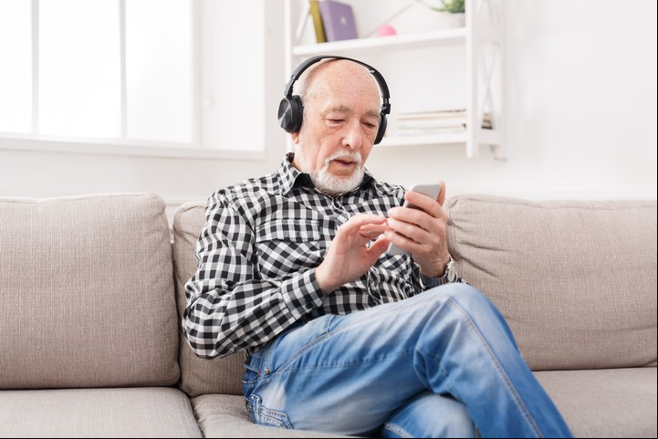 Tener proyectos y actividades, clave en los mayores. Foto Shutterstock.