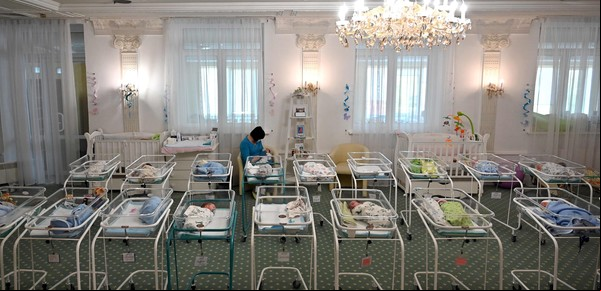 La pandemia complica la industria de la maternidad subrogada en Ucrania