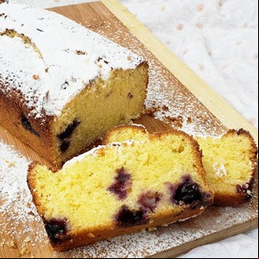 Budín de limón y arándanos