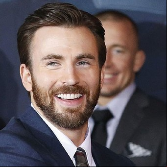 A solas con Chris Evans, que es más taquillero en la historia que Tom Cruise