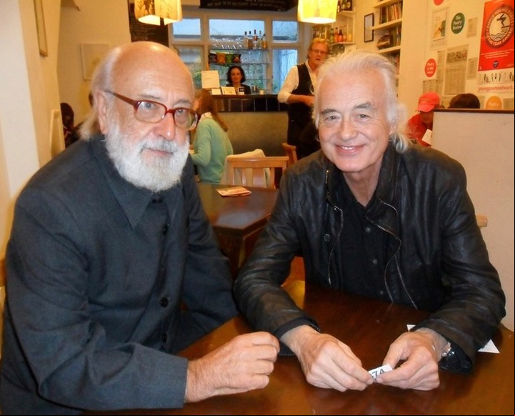 Hoy, junto a Jimmy Page. Se conocieron a fines de los '50. El fundador de Led Zeppelin lo acompañó en escena y, hace poco, prologó uno de sus libros.