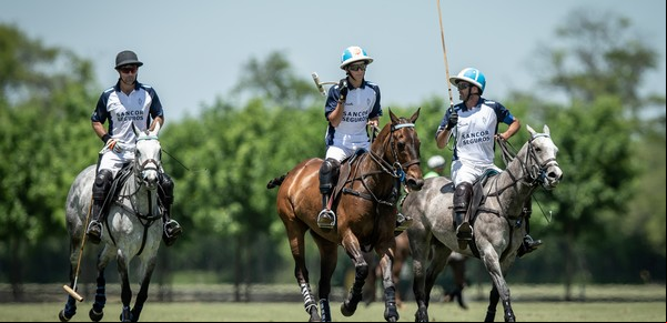 Historia pura en el polo argentino: Poroto Cambiaso debutó con goles y triunfo en la Triple Corona con 14 años, récord de precocidad
