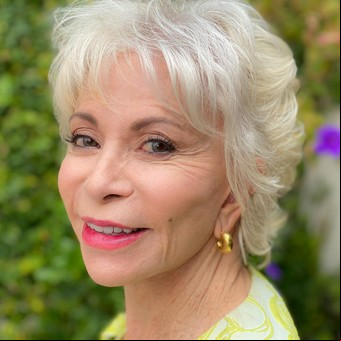 Isabel Allende: "En Chile, los carcamales de la política se tienen que ir a su casa"