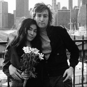 Yoko Ono y sus tutoriales contra la ansiedad