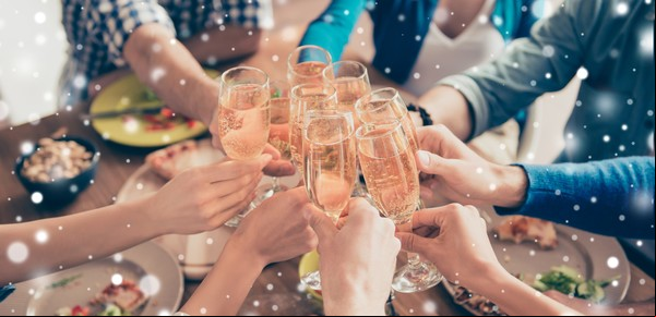 La Navidad de las "ovejas negras": 4 formas de pasar las Fiestas con la "familia elegida"
