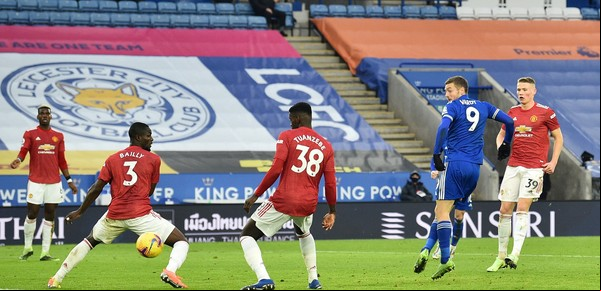 Premier League: Leicester y Manchester United empataron y Liverpool sonríe en el arranque del Boxing Day
