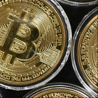 Estalló la polémica en las redes por las subas y bajas del bitcoin