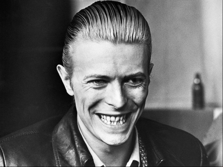David Bowie en el cenit de su deterioro, y en la previa de su decisión de mudarse a Alemania, donde su alejamiento del consumo de drogas. /Foto AFP / LEHTIKUVA / STRINGER