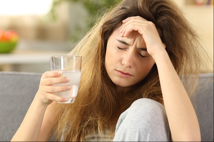 El dolor de cabeza es uno de los efectos secundarios que marcan en el ginseng. Foto: Shutterstock