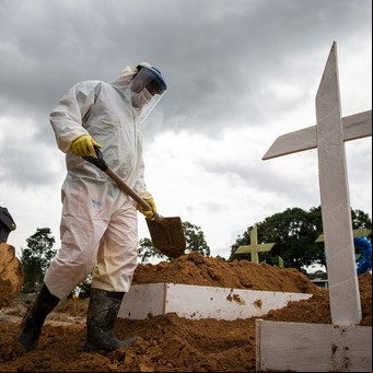 Escándalo en Brasil: usaron identidades de muertos para acceder antes a las vacunas contra el coronavirus