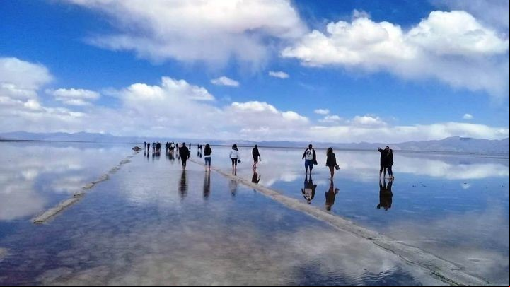 Salinas Grandes cubiertas de agua. Jujuy. Quebrada de Humahuaca.