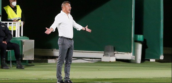 Jorge Almirón se fue de Elche luego de una nueva derrota