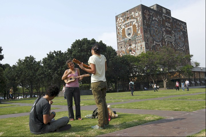 El campus de la UNAM antes de la pandemia de coronavirus que marcó el inicio de las clases virtuales. Foto/EFE