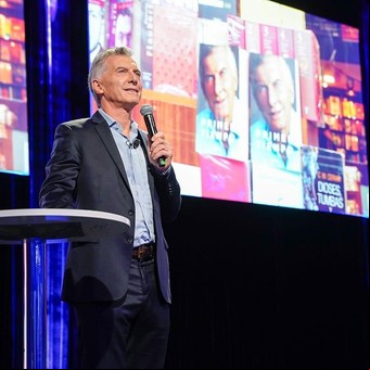 "Necesitamos los halcones, las palomas, los gorriones y hasta las gallinas", y otras 10 frases de Mauricio Macri en la presentación de su libro