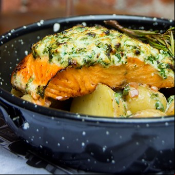Salmón con costra de espinacas