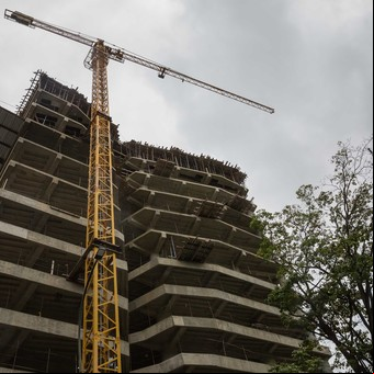 Comprar un departamento desde el pozo en CABA: cuánto cuesta y qué evaluar antes de invertir