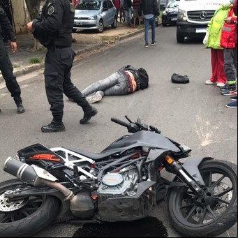 Un sargento retirado de la Federal mató a un motochorro que intentó robarle la camioneta