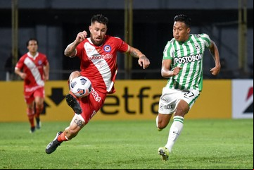 Argentinos Juniors le ganó a Atlético Nacional y se aseguró el primer puesto en su grupo