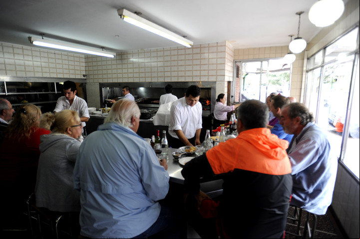 Las especialidades de Los Platitos eran el sándwich de cuadril y el bife de chorizo. Foto de archivo / Gustavo Castaing