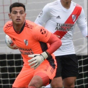 De brillar en el Superclásico a sufrir en la Reserva: los dos groseros errores de Leo Díaz en la derrota de River ante Colón