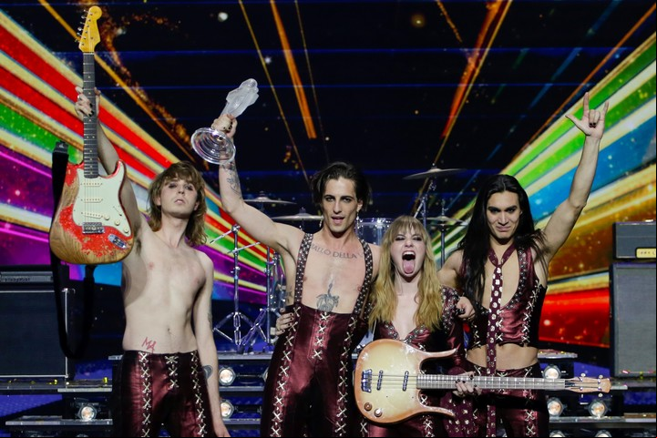 La banda apoyo a su cantante y aseguraron estar en contra del consumo de drogas. Foto: AP/Peter Dejong