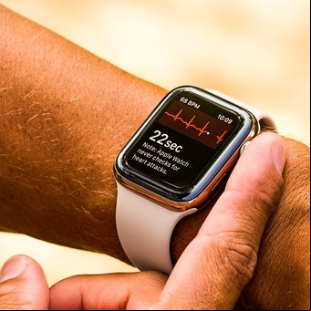 El proyecto secreto de Apple para lanzar un servicio de atención médica usando datos del Apple Watch